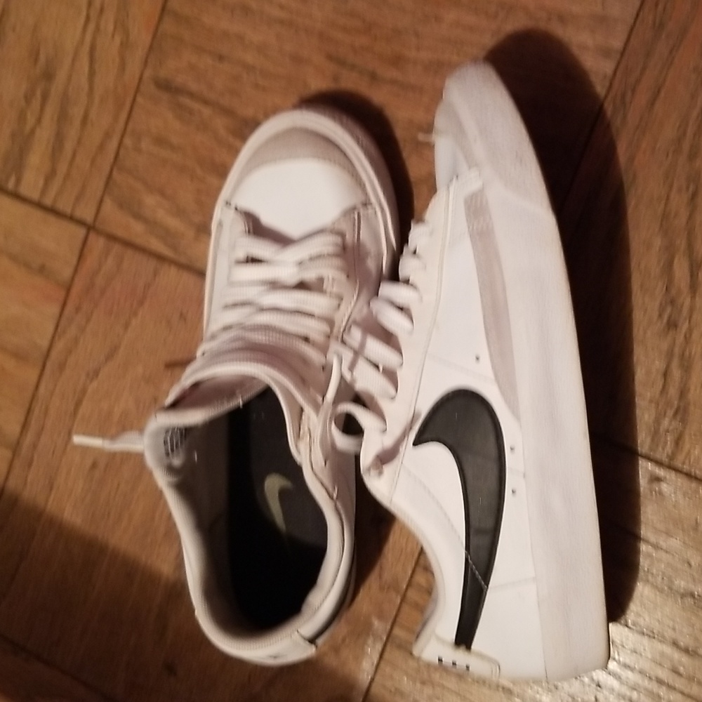 Shoes - Picture 2 of 3